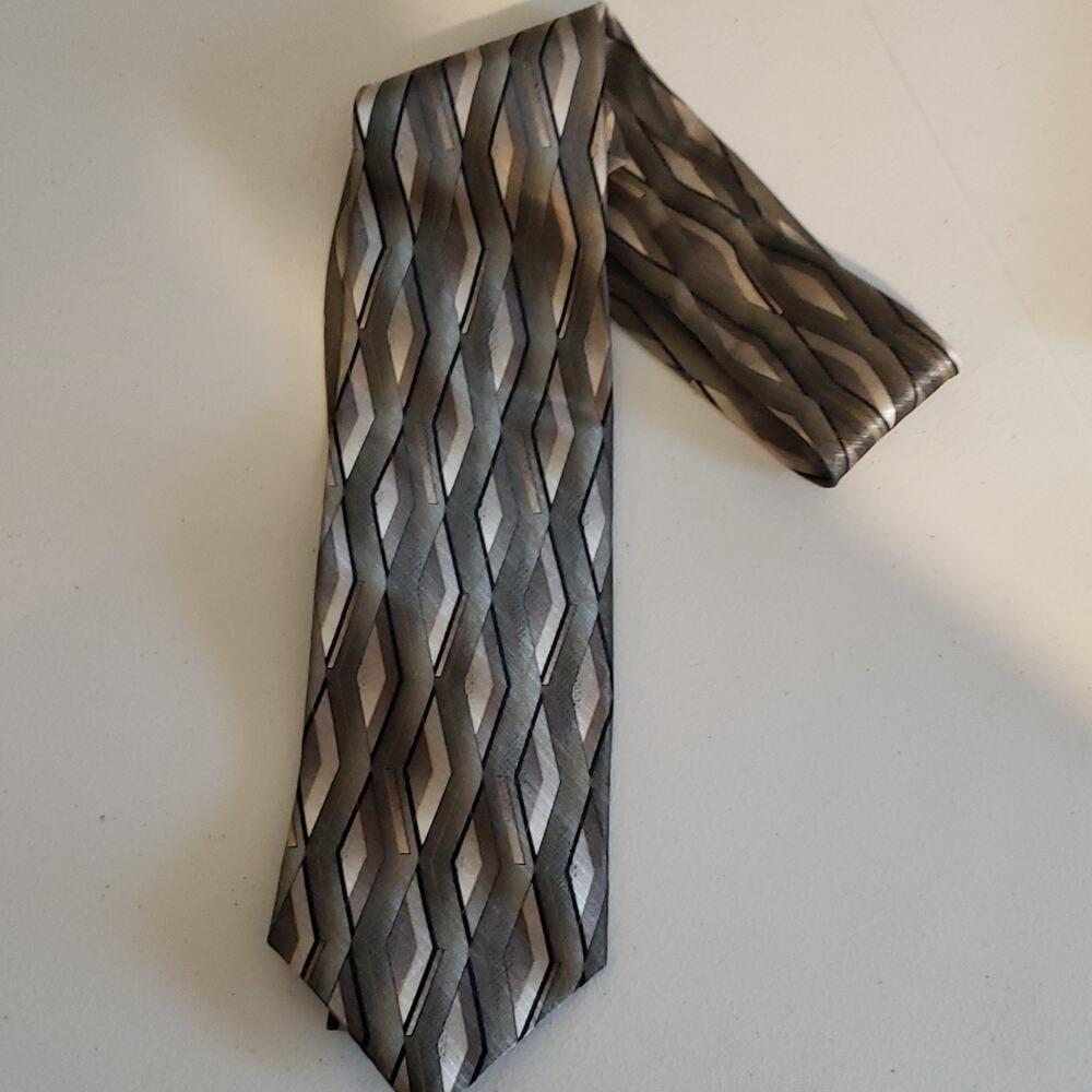 Essante 100% Imported Silk Men's Tie Geometric Gray Silver Black Pattern